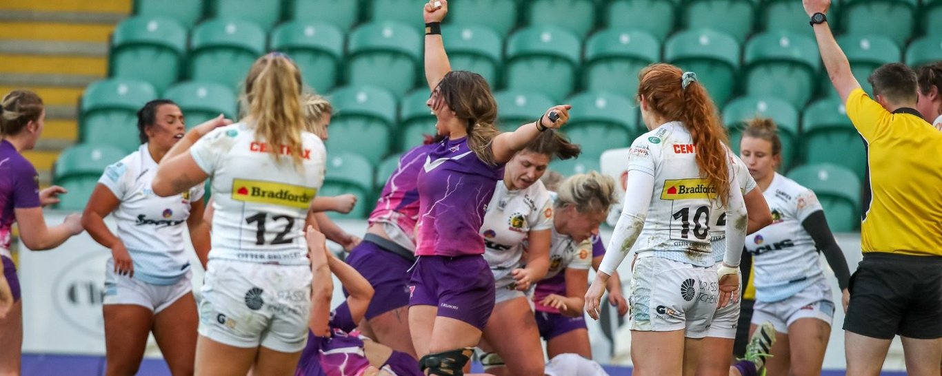 Kathryn Treder scores for Loughborough Lightning.