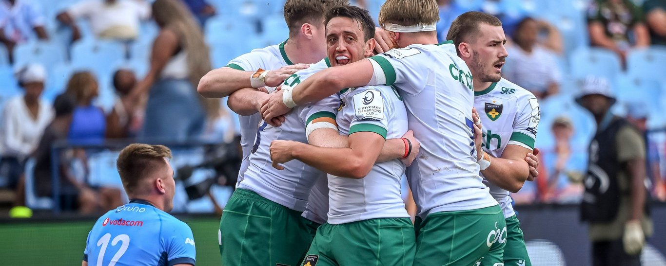 Northampton Saints celebrate scoring a try