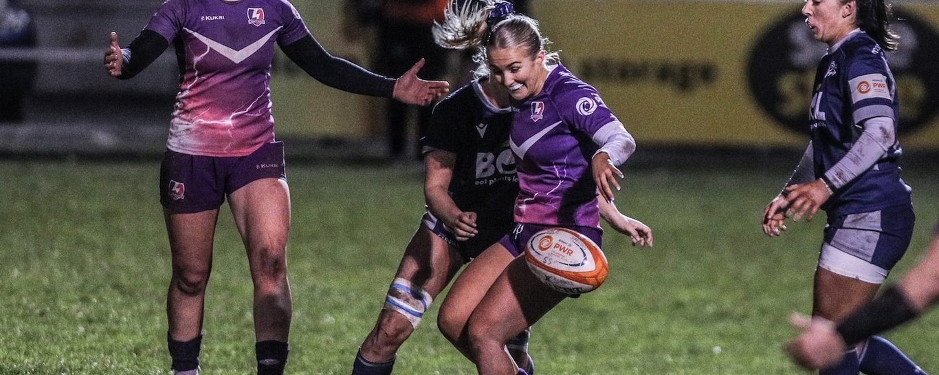 Jess Weaver of Loughborough Lightning against Sale Sharks.