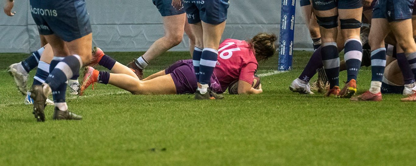 Bryony Field plays for Loughborough Lightning