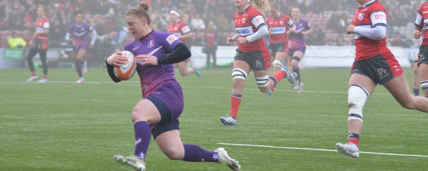 Alev Kelter scores for Loughborough Lightning against Gloucester-Hartpury.