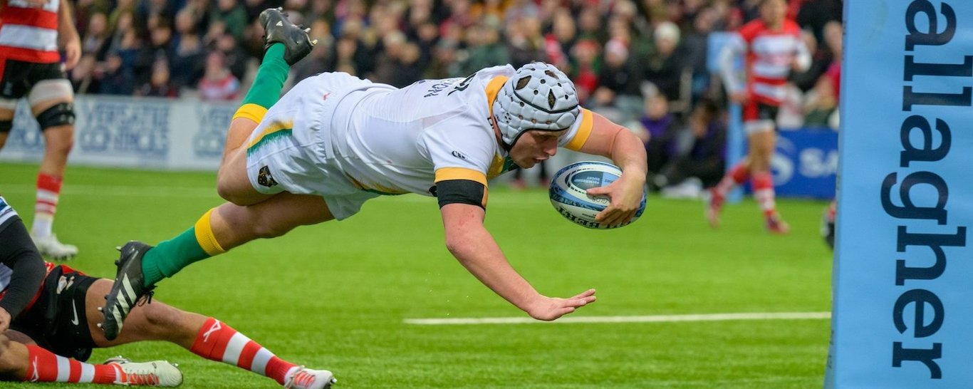 Curtis Langdon scores for Northampton Saints against Gloucester.