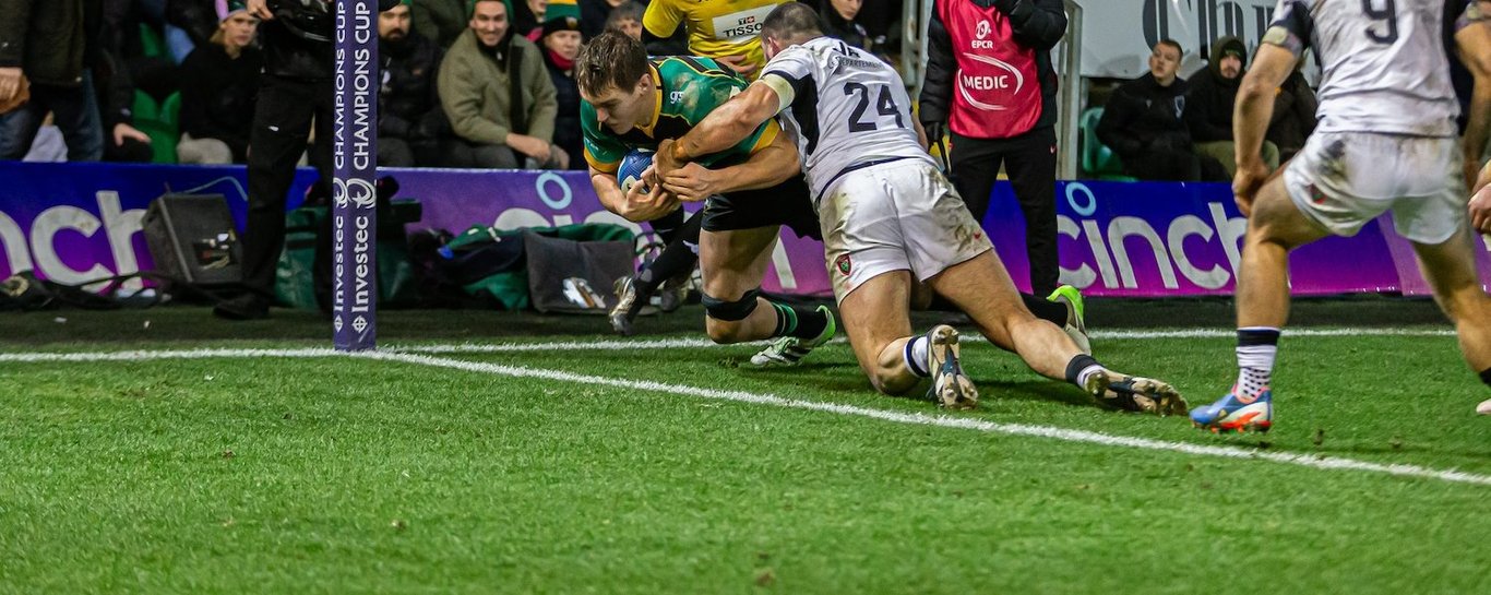 Tom Seabrook of Northampton Saints scores against Toulon.