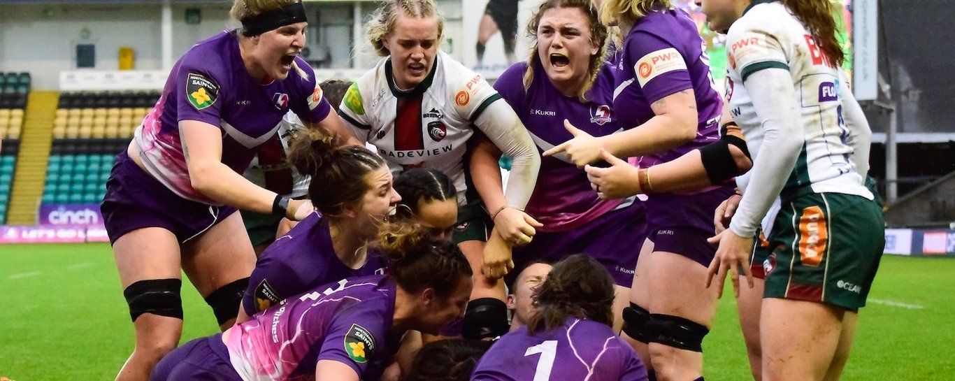 Kathryn Treder scores against Leicester Tigers for Loughborough Lightning.