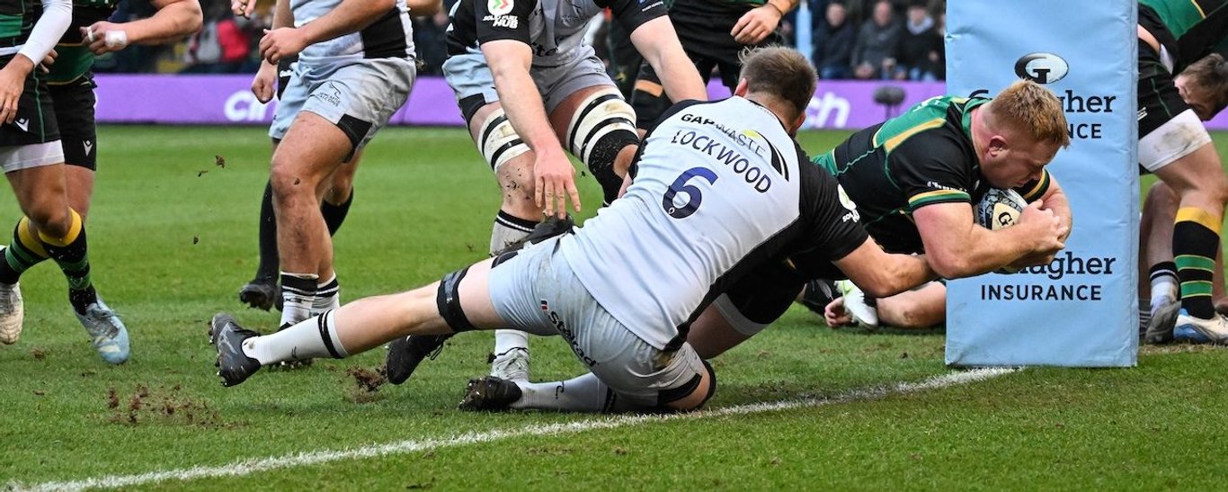 Trevor Davison scores for Northampton Saints against Newcastle Falcons.