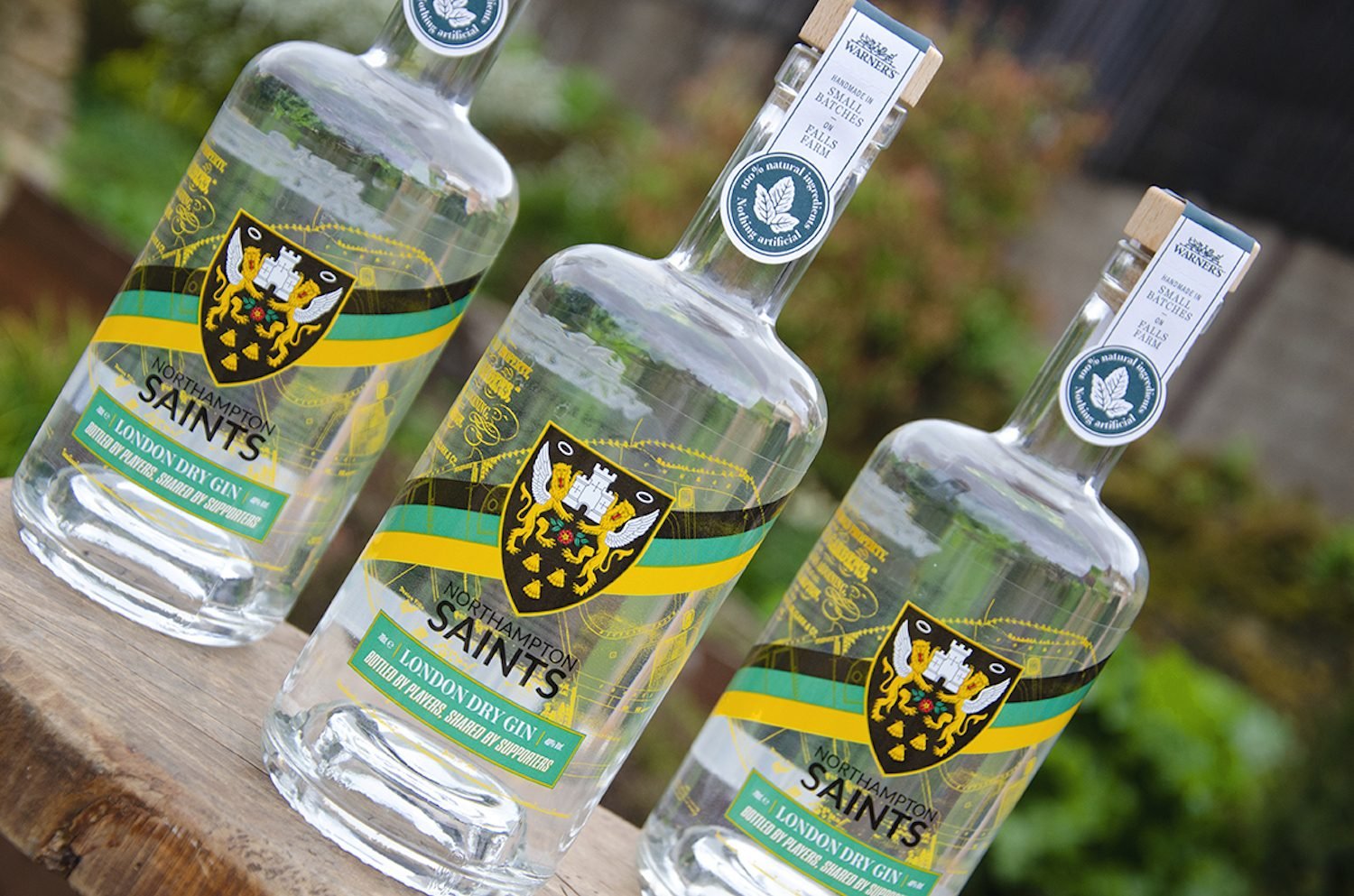 Saints’ players were on hand to help bottling and labelling the limited-edition Gin