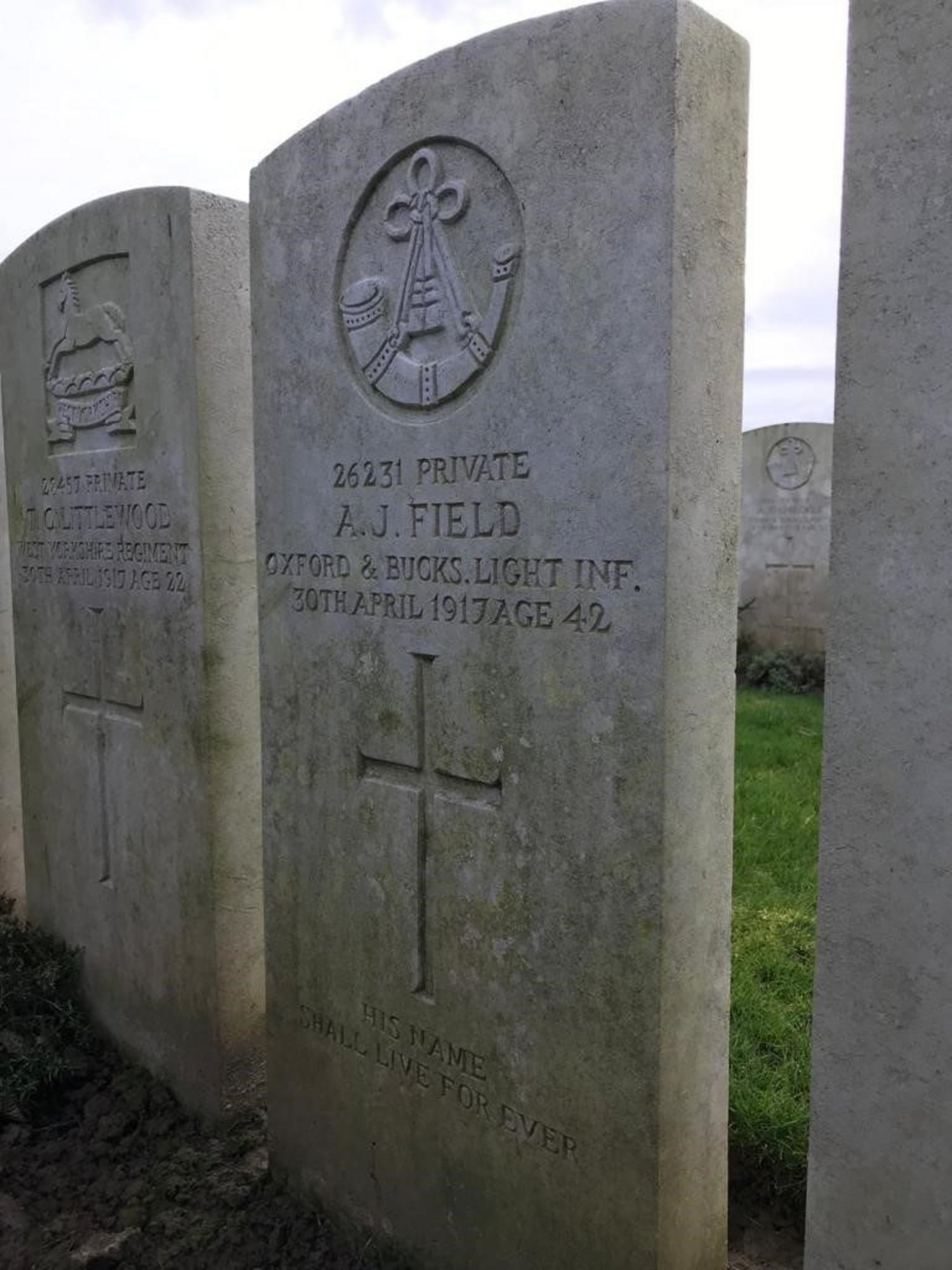 Archie Field is buried at Aubigny cemetery