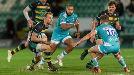 Rory Hutchinson in action for Northampton Saints against Worcester