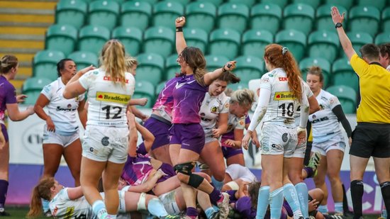 Kathryn Treder scores for Loughborough Lightning.