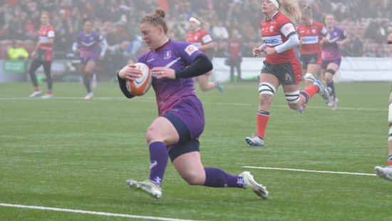 Alev Kelter scores for Loughborough Lightning against Gloucester-Hartpury.