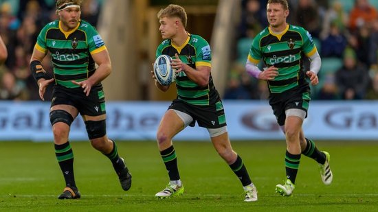Fin Smith against Exeter Chiefs.
