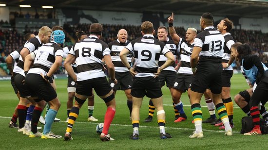 The Barbarians celebrate a try at Franklin's Gardens