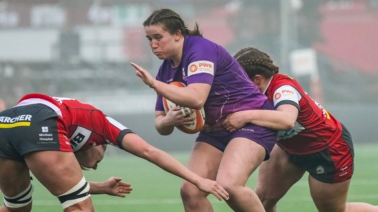 Anne Young of Loughborough Lightning against Gloucester-Hartpury.