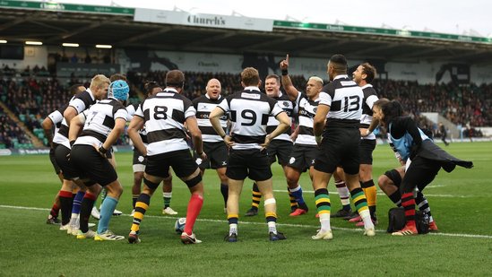The Barbarians celebrate a try at Franklin's Gardens