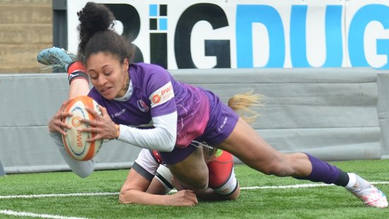 Bulou Mataitoga scores for Loughborough Lightning against Gloucester-Hartpury.