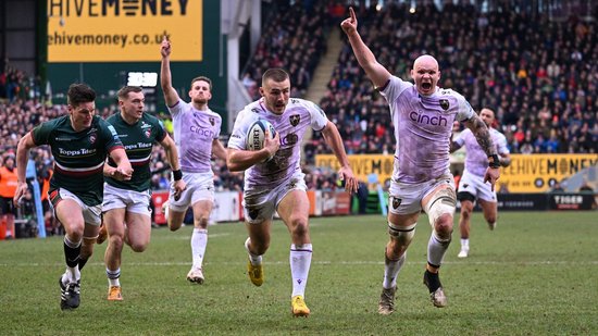 London Irish v Northampton Saints - Referee James Jones has a chat with the  players