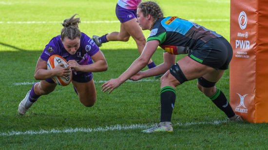 Megan Davey scores for Loughborough Lightning