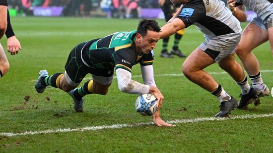 Alex Mitchell scores for Northampton Saints against Newcastle Falcons.