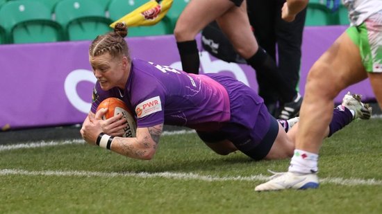 Alev Kelter scores for Loughborough Lightning against Harlequins