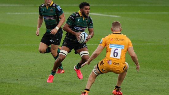 Lewis Ludlam looks for space for Saints