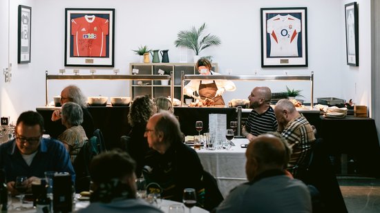 Relaxed surroundings, a delicious menu and a superb atmosphere make the Heroes Restaurant a fine choice for a matchday at cinch stadium at Franklin’s Gardens.