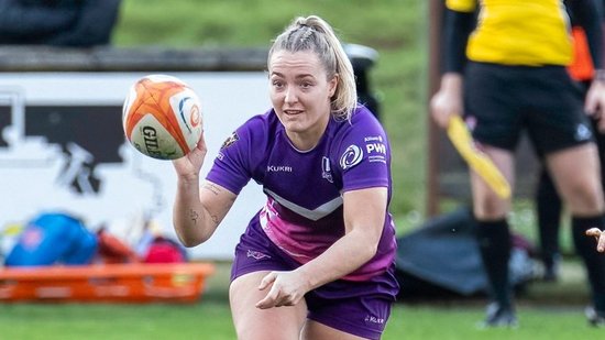 Megan Davey for Loughborough Lightning.