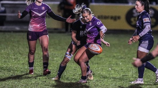 Jess Weaver of Loughborough Lightning against Sale Sharks.